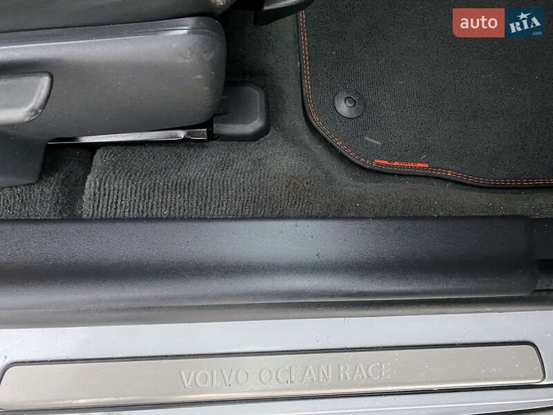 Универсал Volvo V60 2016 в Львове фото 41 Универсал Volvo V60 2016 в Львове