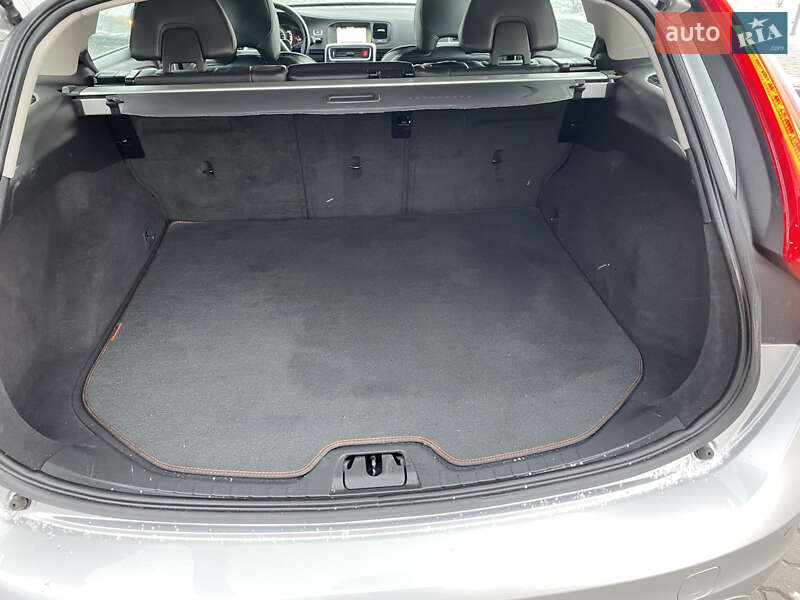 Универсал Volvo V60 2016 в Львове фото 50 Универсал Volvo V60 2016 в Львове