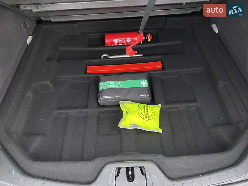 Универсал Volvo V60 2016 в Львове фото 51 Универсал Volvo V60 2016 в Львове