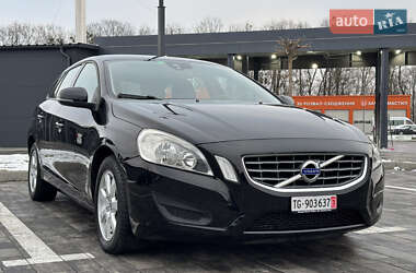 Універсал Volvo V60 2010 в Луцьку