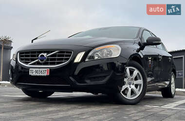 Універсал Volvo V60 2010 в Луцьку