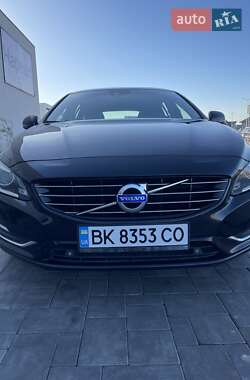 Volvo V60 2015