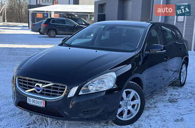 Універсал Volvo V60 2011 в Луцьку