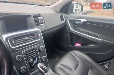 Универсал Volvo V60 2014 в 