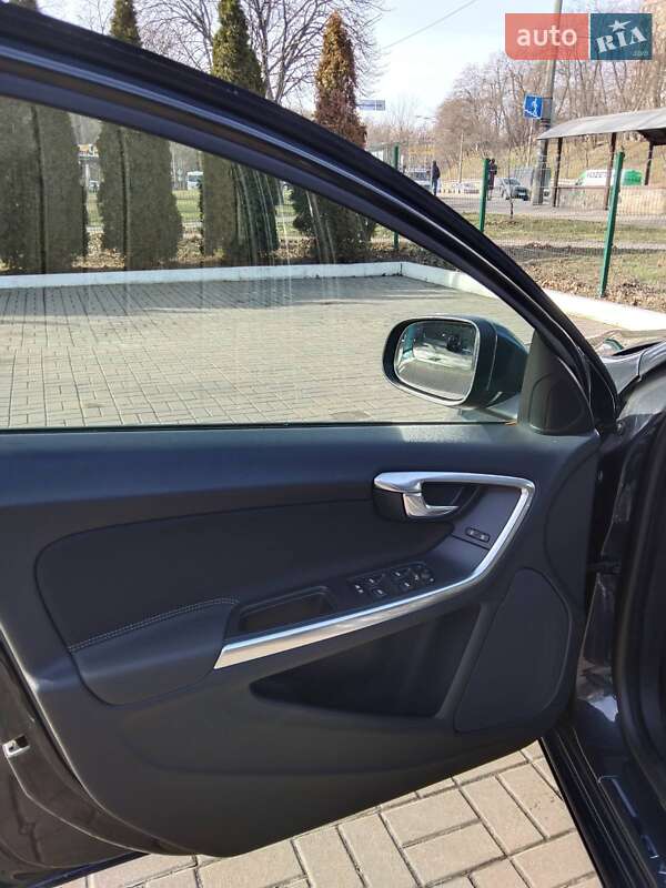 Универсал Volvo V60 2013 в Киеве фото 8 Универсал Volvo V60 2013 в Киеве