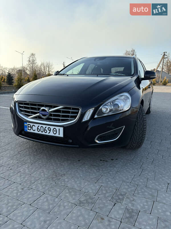 Универсал Volvo V60 2013 в 