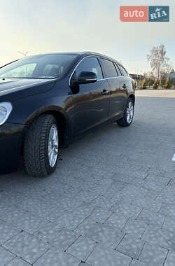 Универсал Volvo V60 2013 в 