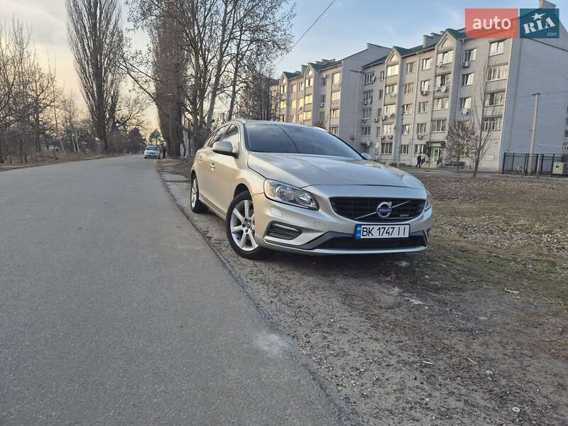 Универсал Volvo V60 2016 в 