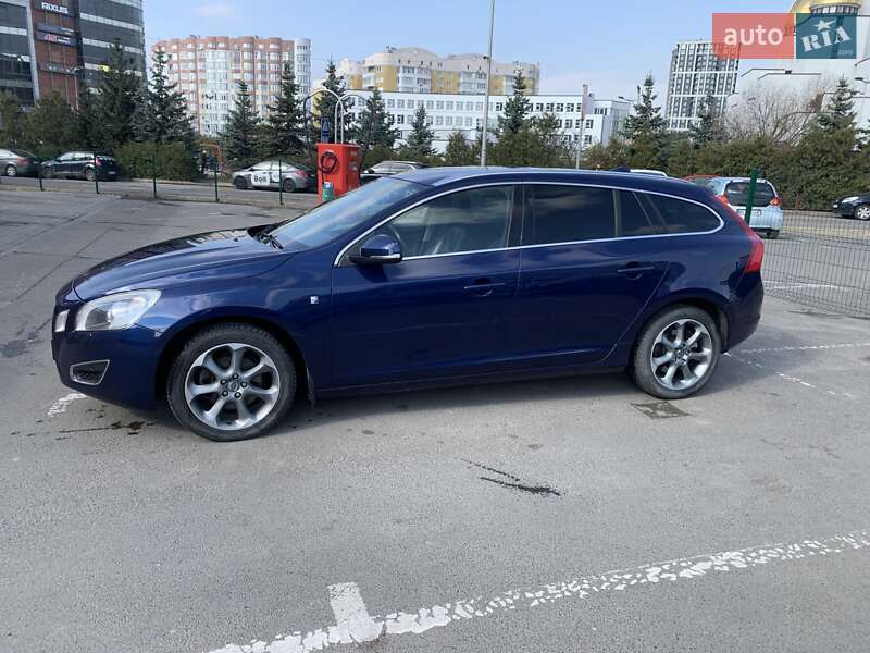 Volvo V60 2011