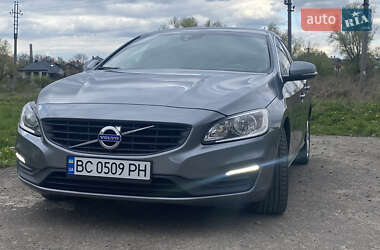 Универсал Volvo V60 2015 в Львове