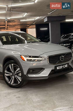 Универсал Volvo V60 2024 в 