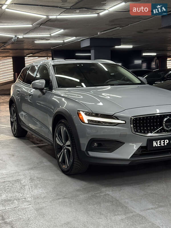Универсал Volvo V60 2024 в Одессе