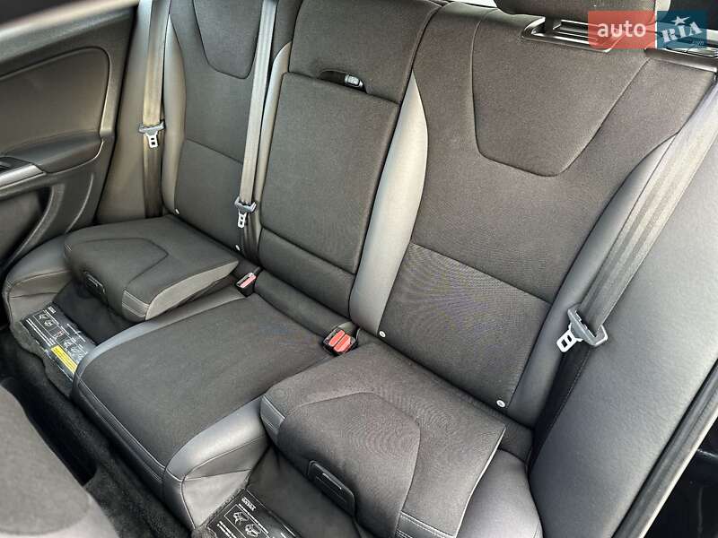 Універсал Volvo V60 2012 в Стрию