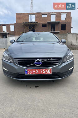 Универсал Volvo V60 2017 в 