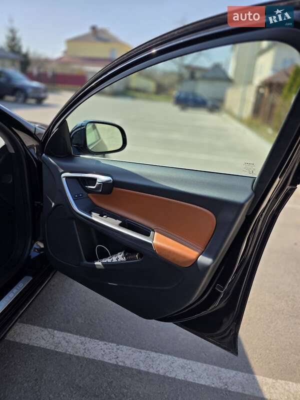 Универсал Volvo V60 2014 в Львове