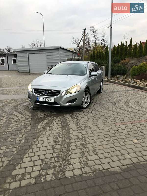 Volvo V60 2011