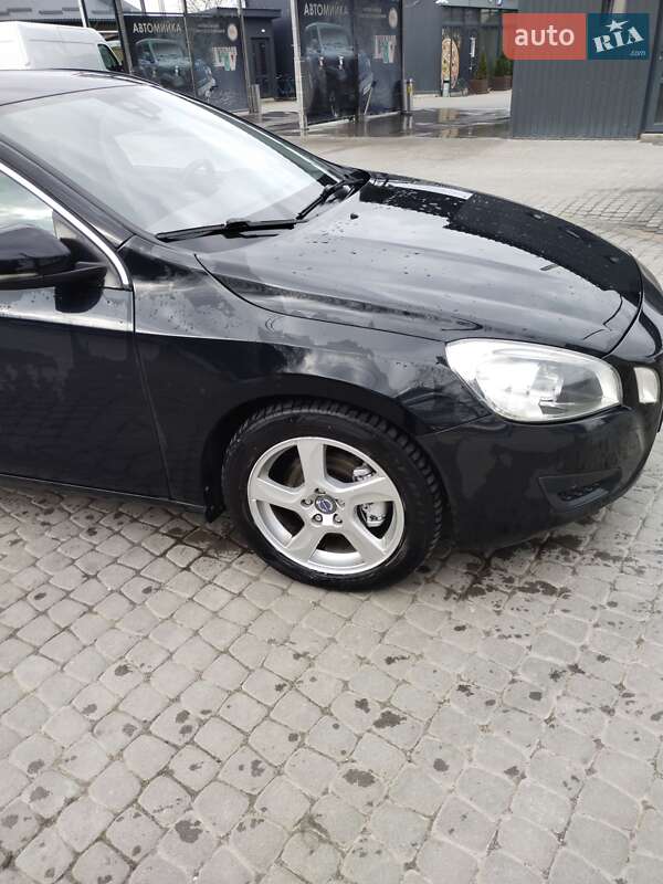 Универсал Volvo V60 2012 в Львове