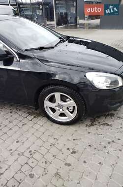 Универсал Volvo V60 2012 в 