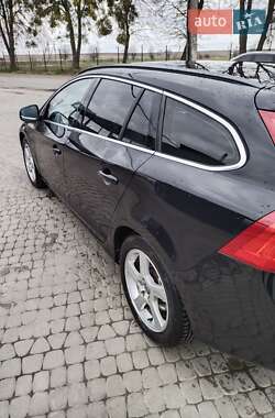Универсал Volvo V60 2012 в 