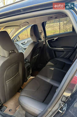 Универсал Volvo V60 2011 в 