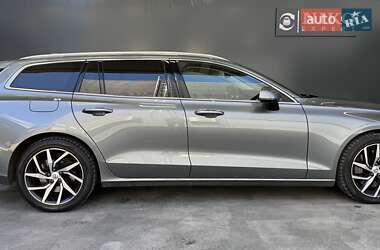 Универсал Volvo V60 2019 в 