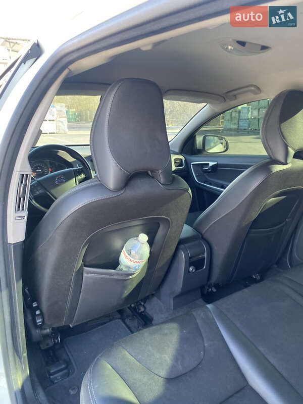 Универсал Volvo V60 2015 в Днепре фото 20 Универсал Volvo V60 2015 в Днепре