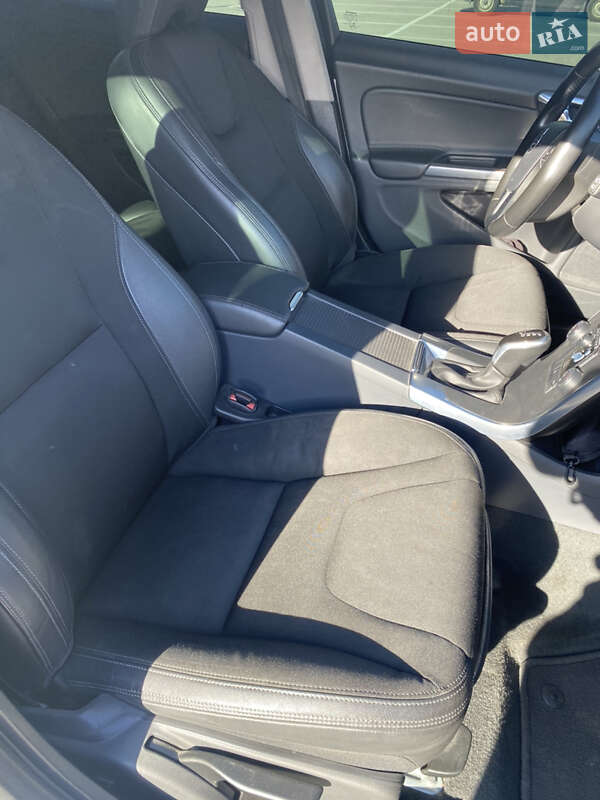 Универсал Volvo V60 2015 в Днепре фото 25 Универсал Volvo V60 2015 в Днепре