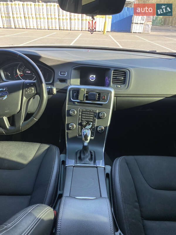 Универсал Volvo V60 2015 в Днепре фото 33 Универсал Volvo V60 2015 в Днепре