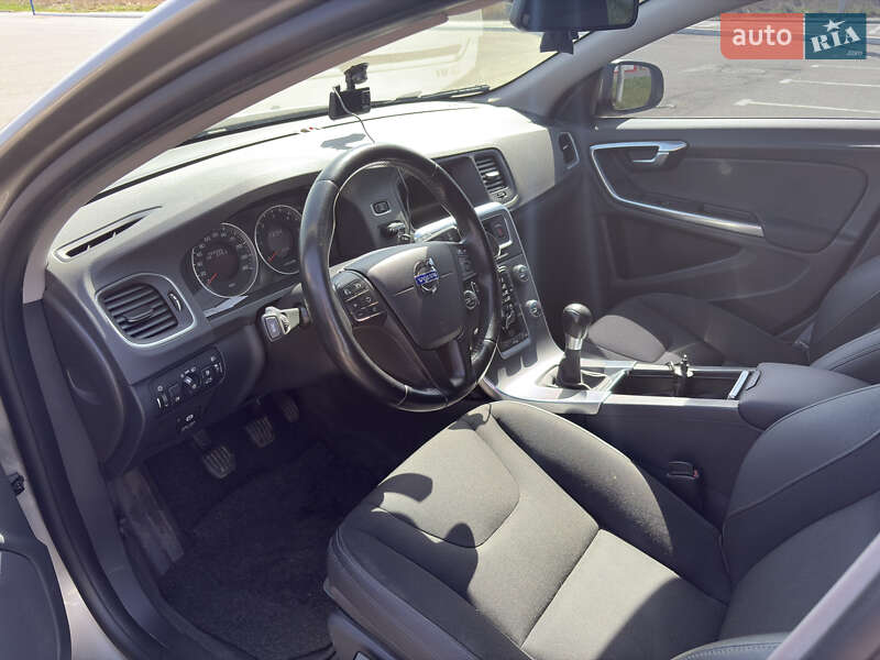 Универсал Volvo V60 2011 в Луцке