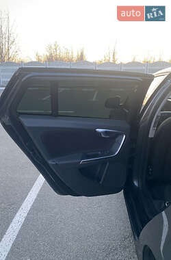 Универсал Volvo V60 2011 в 