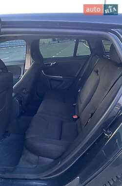 Универсал Volvo V60 2011 в 