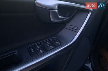 Универсал Volvo V60 2011 в 