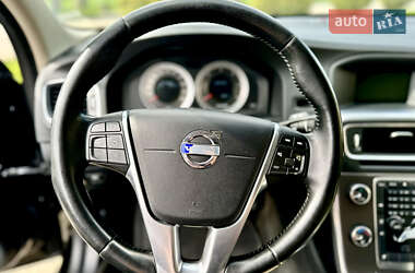 Универсал Volvo V60 2010 в 