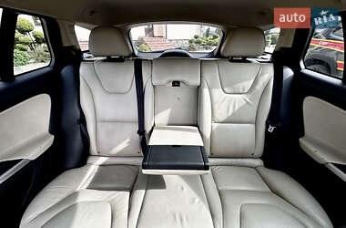 Универсал Volvo V60 2010 в 