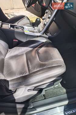 Универсал Volvo V60 2012 в 