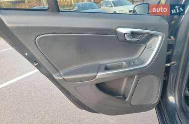 Универсал Volvo V60 2014 в 