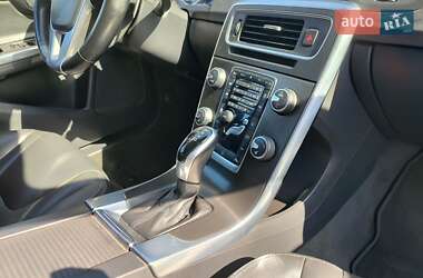 Универсал Volvo V60 2014 в 