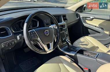 Универсал Volvo V60 2015 в 