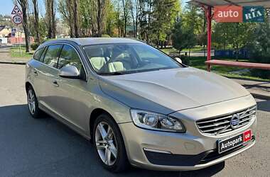 Универсал Volvo V60 2015 в 