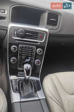 Универсал Volvo V60 2016 в 