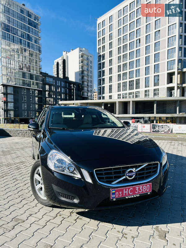 Универсал Volvo V60 2012 в Львове
