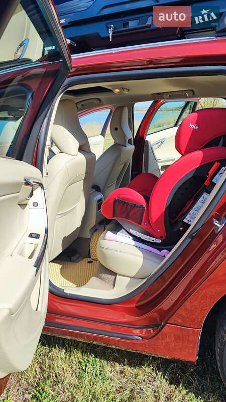 Универсал Volvo V60 2013 в Одессе