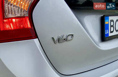 Универсал Volvo V60 2016 в 