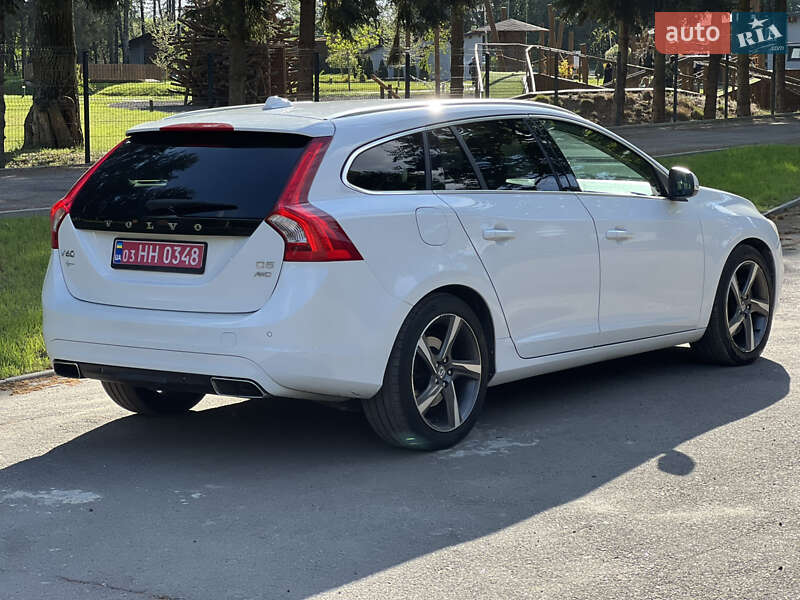 Універсал Volvo V60 2015 в Луцьку