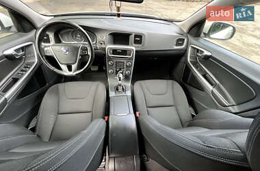 Универсал Volvo V60 2017 в 