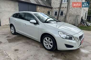 Универсал Volvo V60 2011 в 