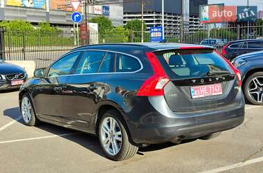 Универсал Volvo V60 2011 в 