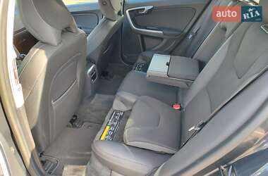 Универсал Volvo V60 2011 в 