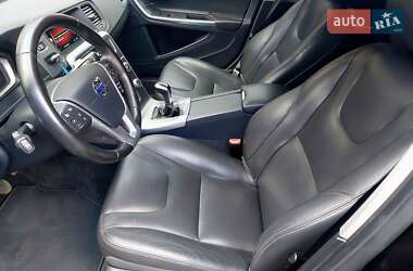 Универсал Volvo V60 2016 в 