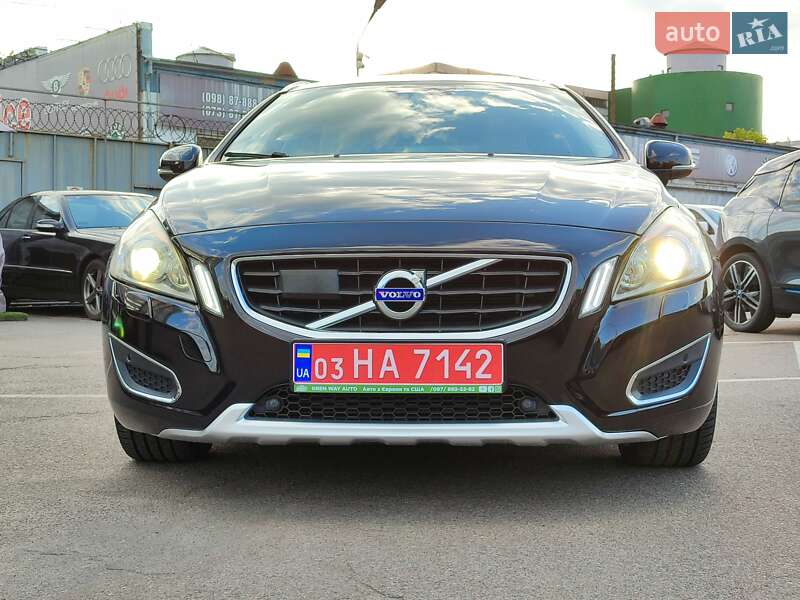 Универсал Volvo V60 2011 в Киеве